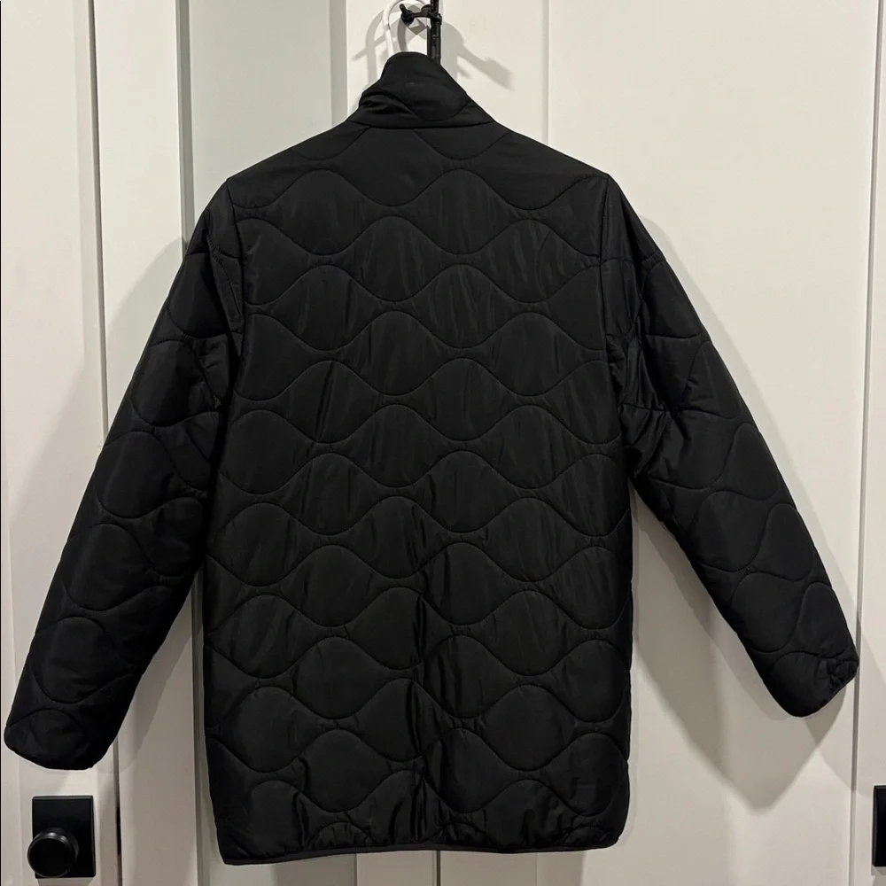 Quince Black Quilted Outerwear - Picture 4 of 4